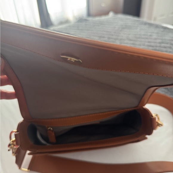 Marc Jacobs Tan Leather Crossbody Bag - Picture 3 of 5